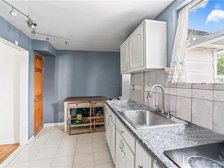 Single Family E 95th Street  Brooklyn, NY 11236, MLS-1024213-10