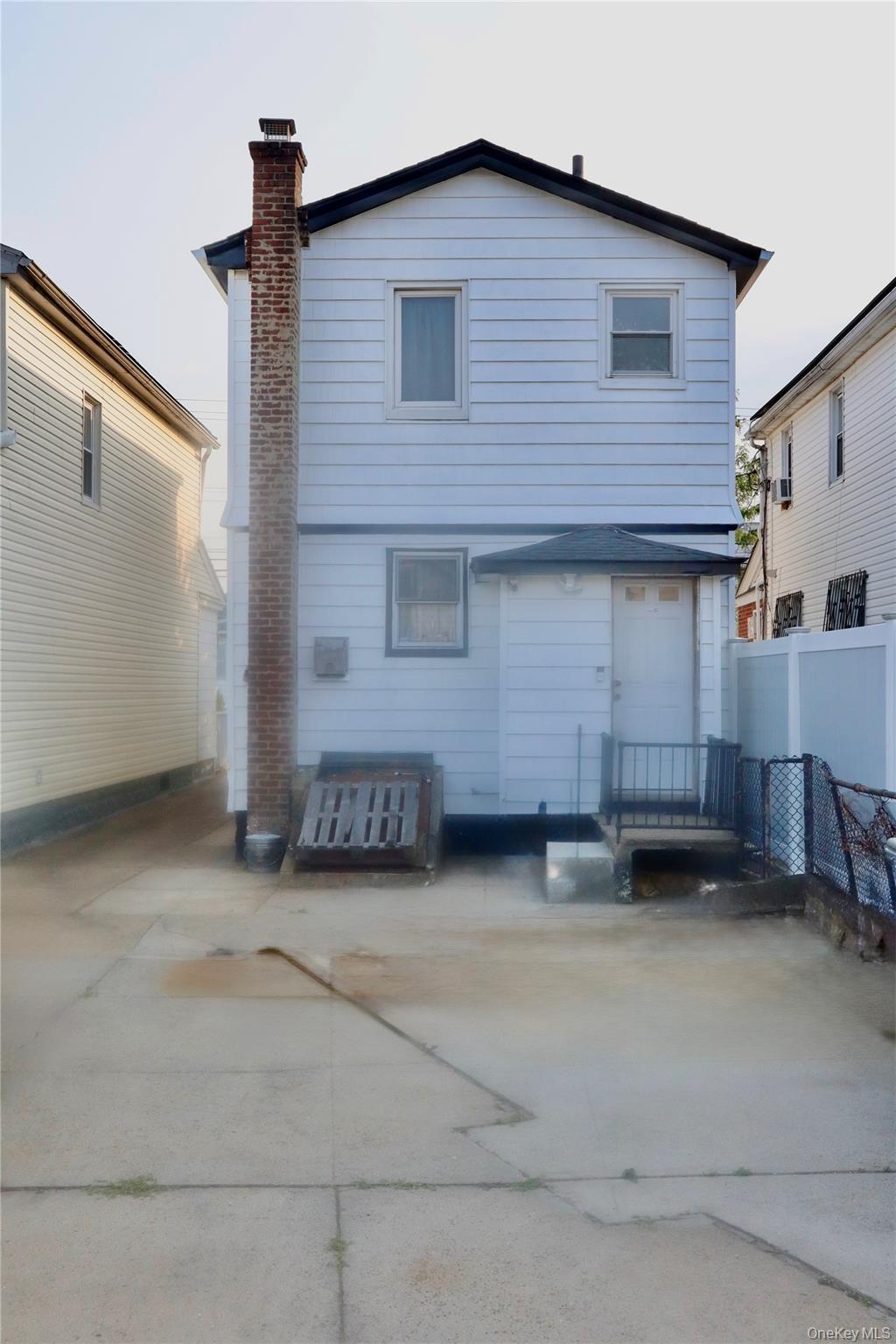 Single Family E 95th Street  Brooklyn, NY 11236, MLS-1024213-13