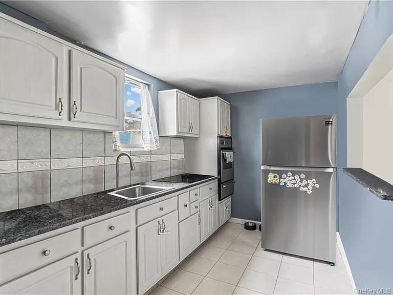 Single Family E 95th Street  Brooklyn, NY 11236, MLS-1024213-9