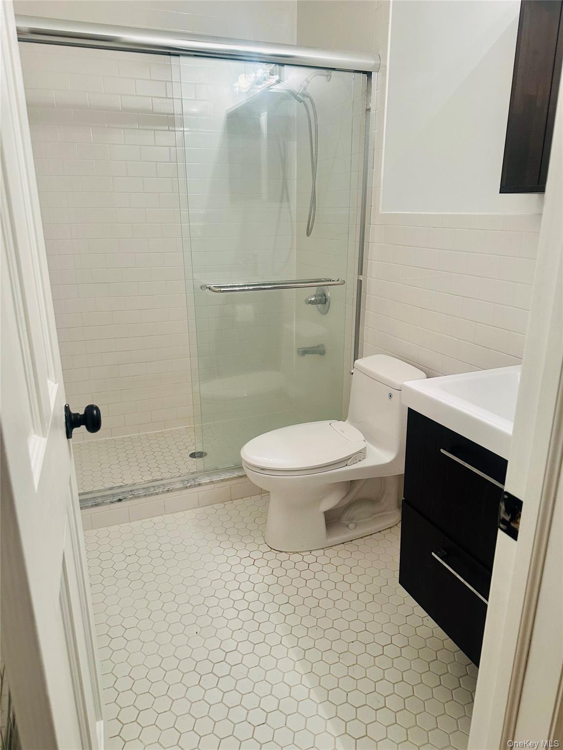 Single Family Woodside Avenue  Queens, NY 11377, MLS-1024224-15