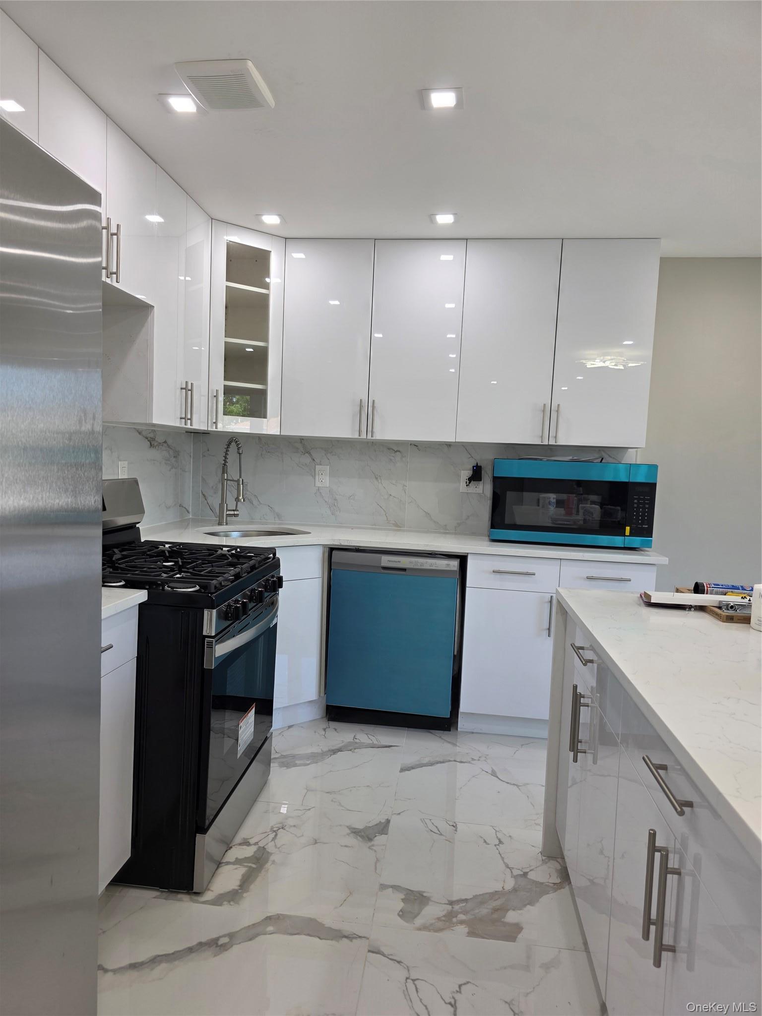Single Family 229th Street Queens, NY 11413, MLS-1024228-7