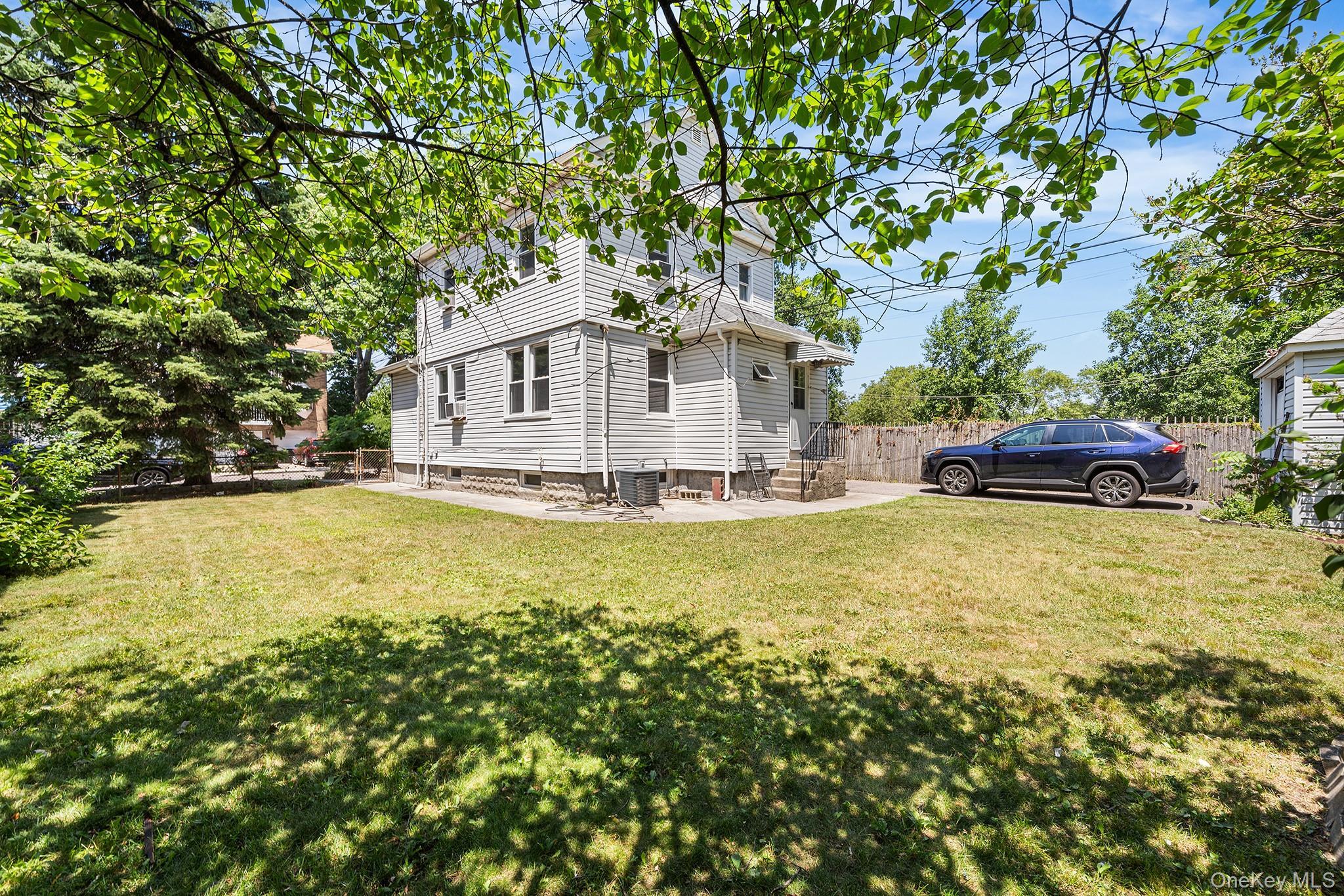 Single Family 168th Street Queens, NY 11365, MLS-1024235-17