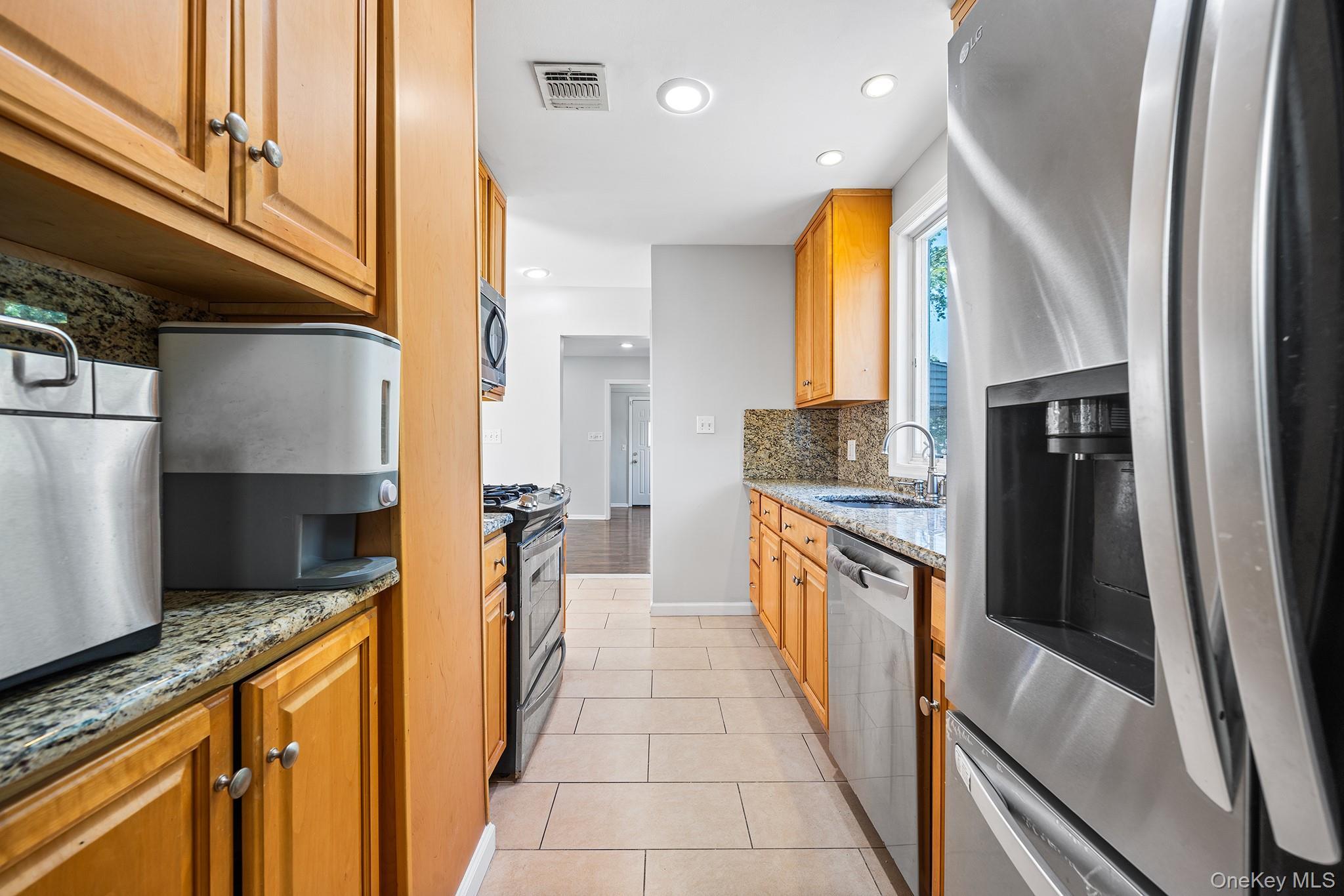 Single Family 168th Street Queens, NY 11365, MLS-1024235-8