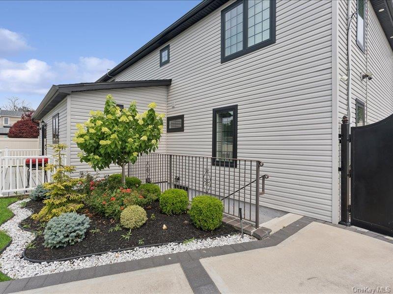 Single Family Prescott Street Nassau County, NY 11580, MLS-1024236-22