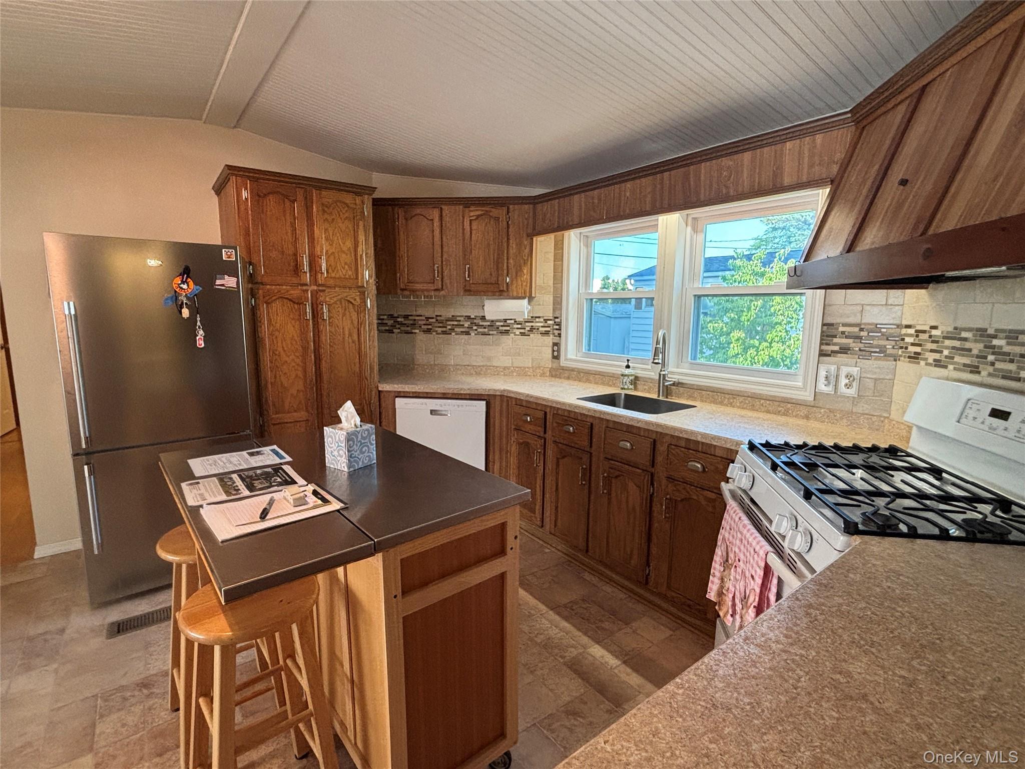 Single Family Old Country Road Suffolk County, NY 11901, MLS-1024299-11