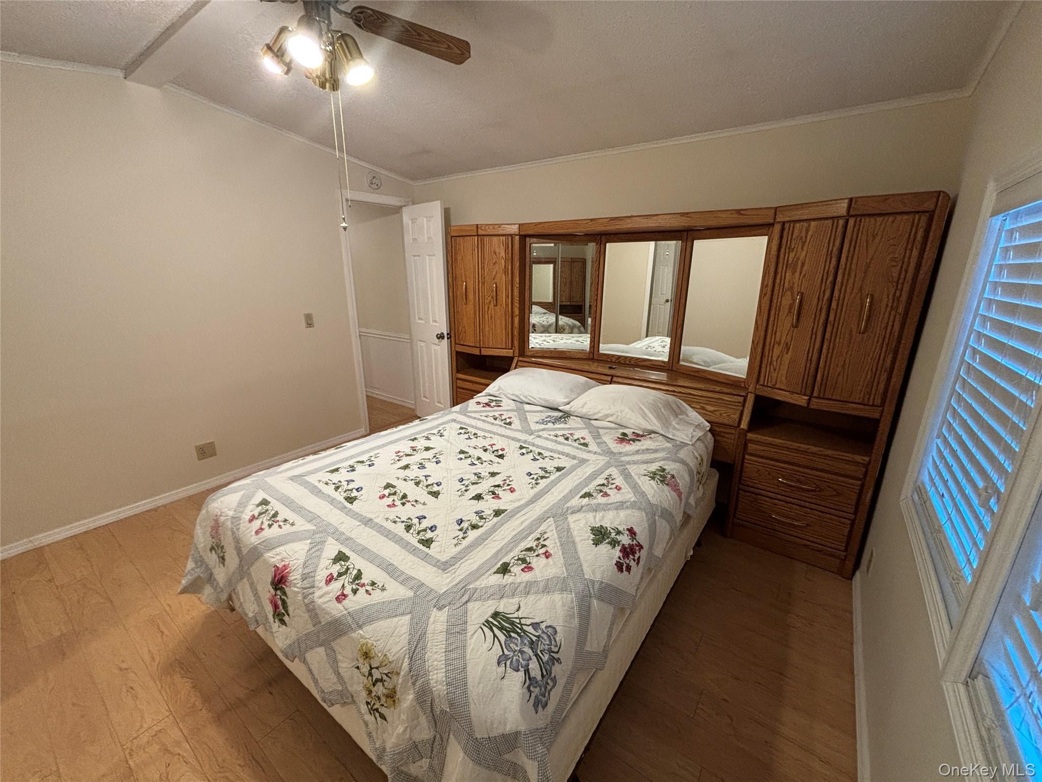 Single Family Old Country Road Suffolk County, NY 11901, MLS-1024299-21