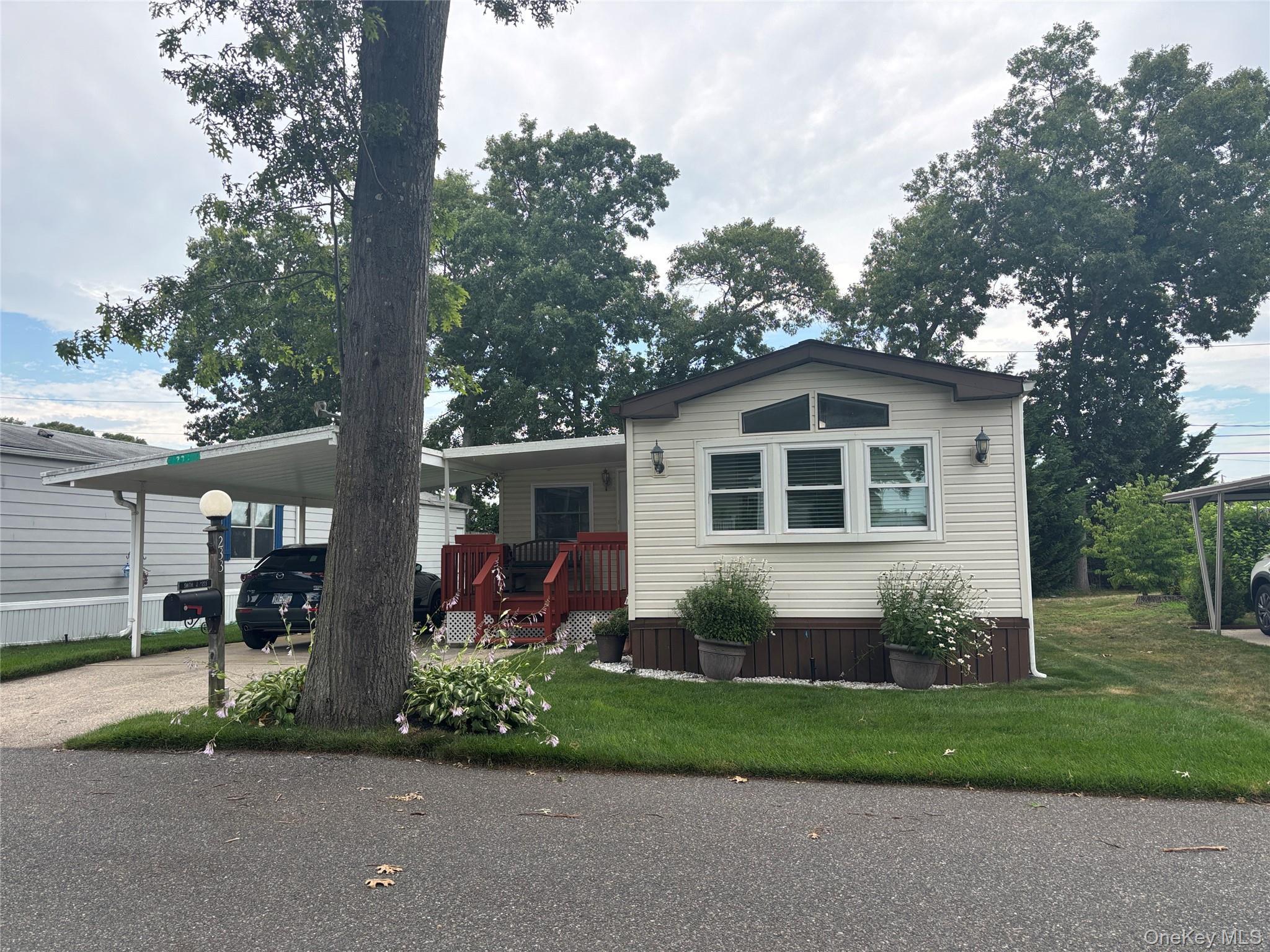 Single Family Old Country Road Suffolk County, NY 11901, MLS-1024299-33