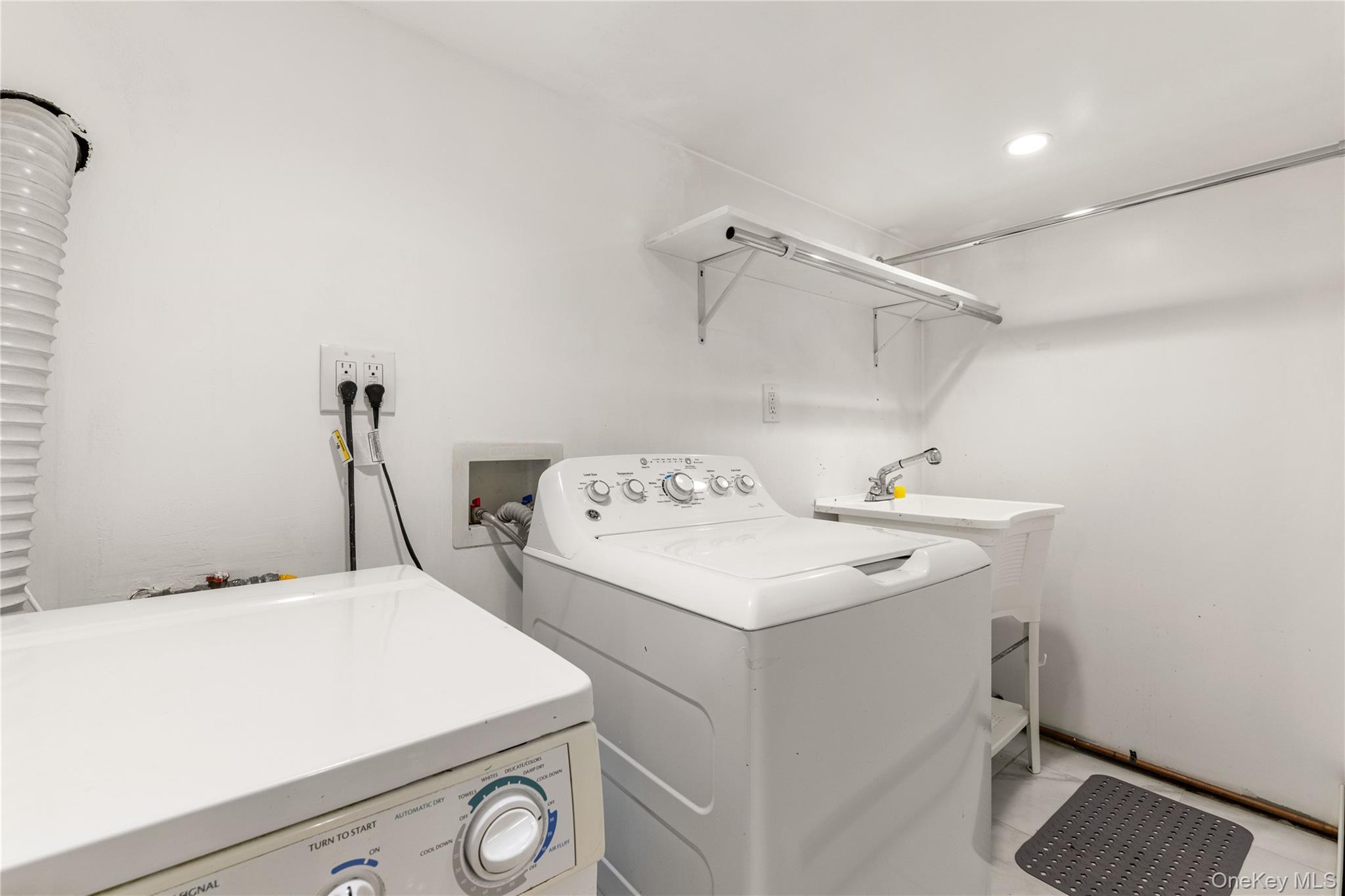 Single Family 220th Street  Queens, NY 11364, MLS-1024330-25