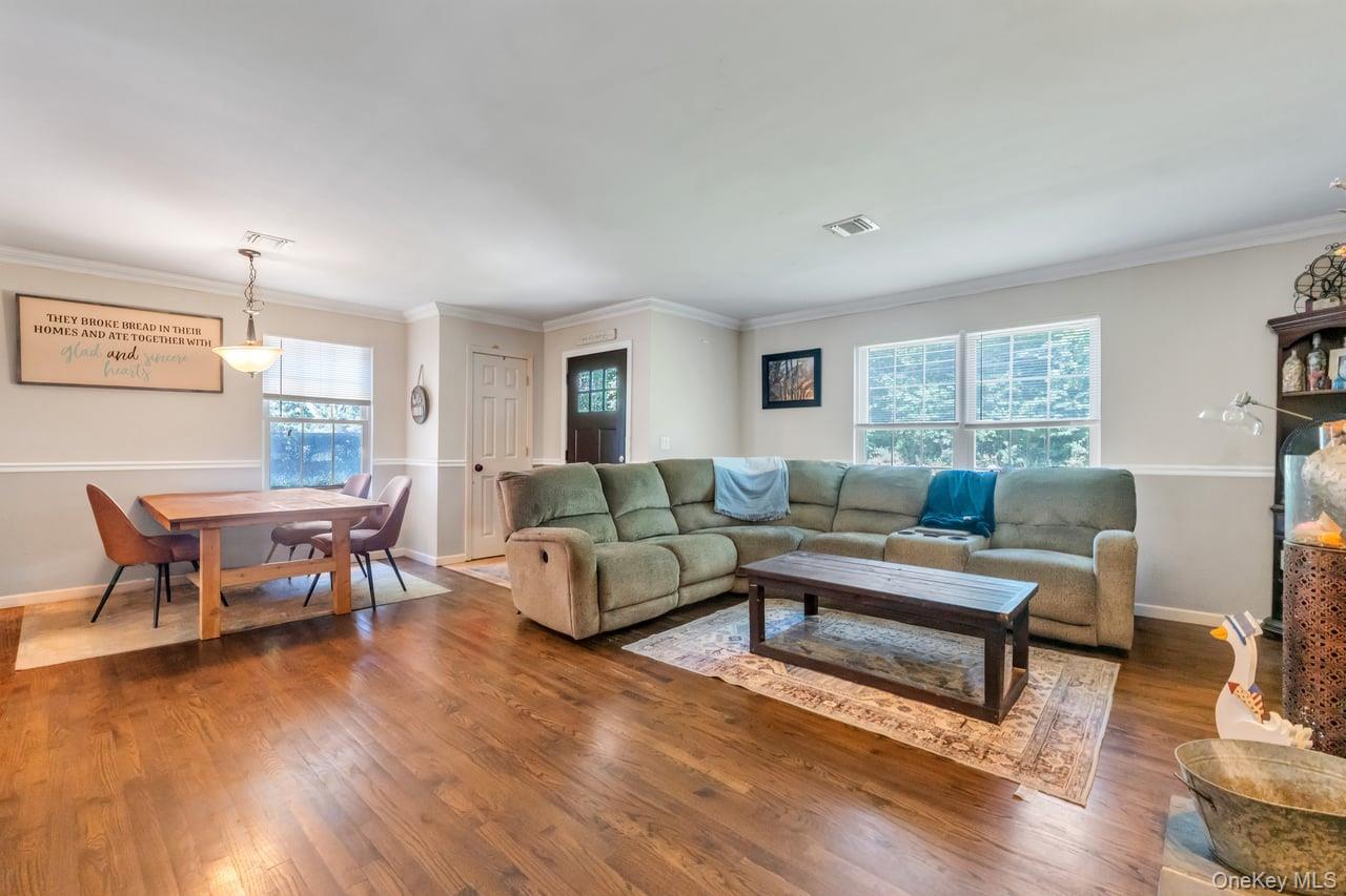 Single Family Yaphank Middle Island Road Suffolk County, NY 11980, MLS-1024352-10