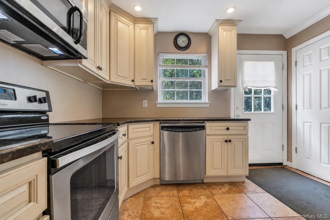 Single Family Yaphank Middle Island Road Suffolk County, NY 11980, MLS-1024352-13