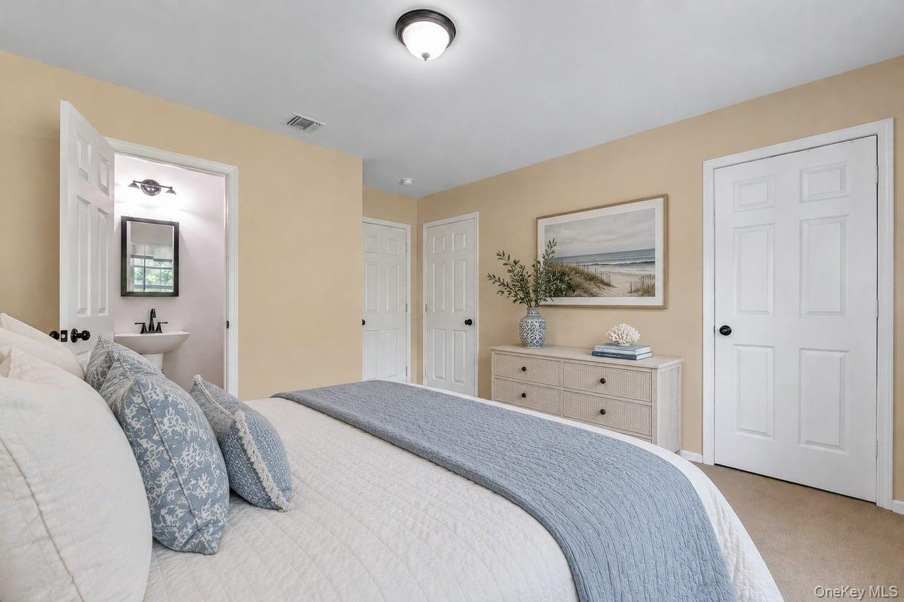 Single Family Yaphank Middle Island Road Suffolk County, NY 11980, MLS-1024352-17
