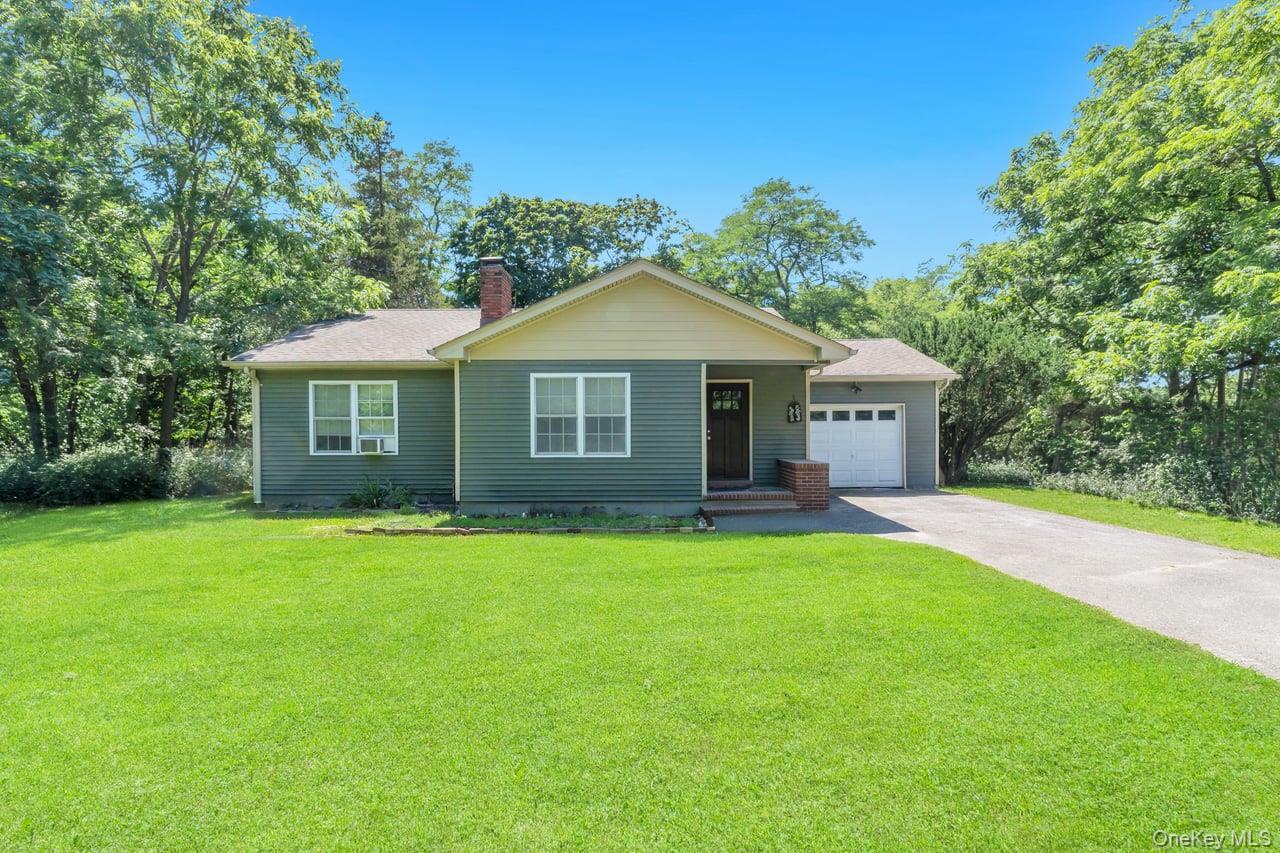 Single Family Yaphank Middle Island Road Suffolk County, NY 11980, MLS-1024352-4