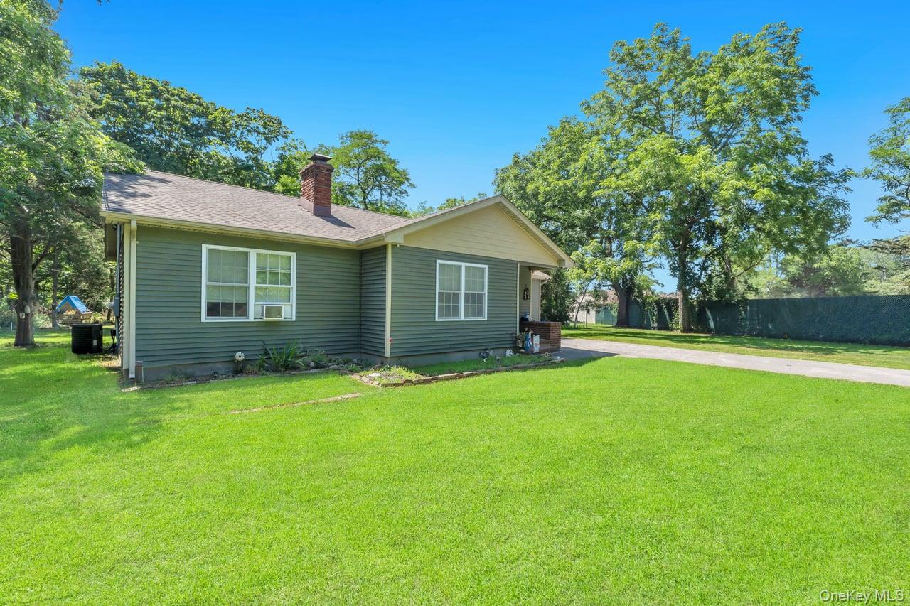 Single Family Yaphank Middle Island Road Suffolk County, NY 11980, MLS-1024352-5