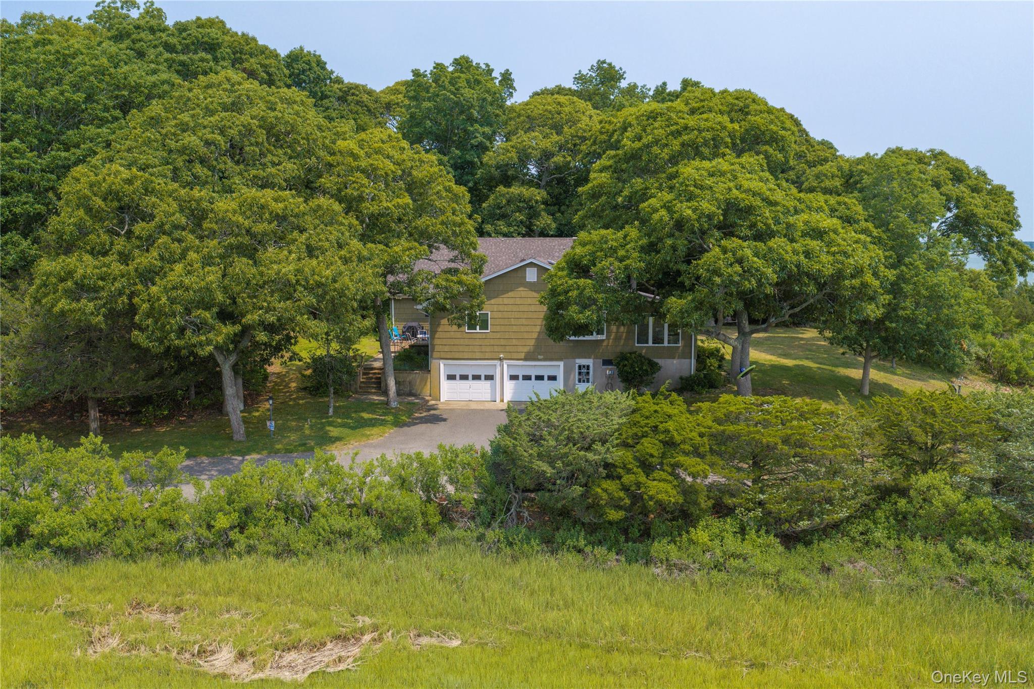 Single Family Arrowhead Lane Suffolk County, NY 11958, MLS-1024359-11