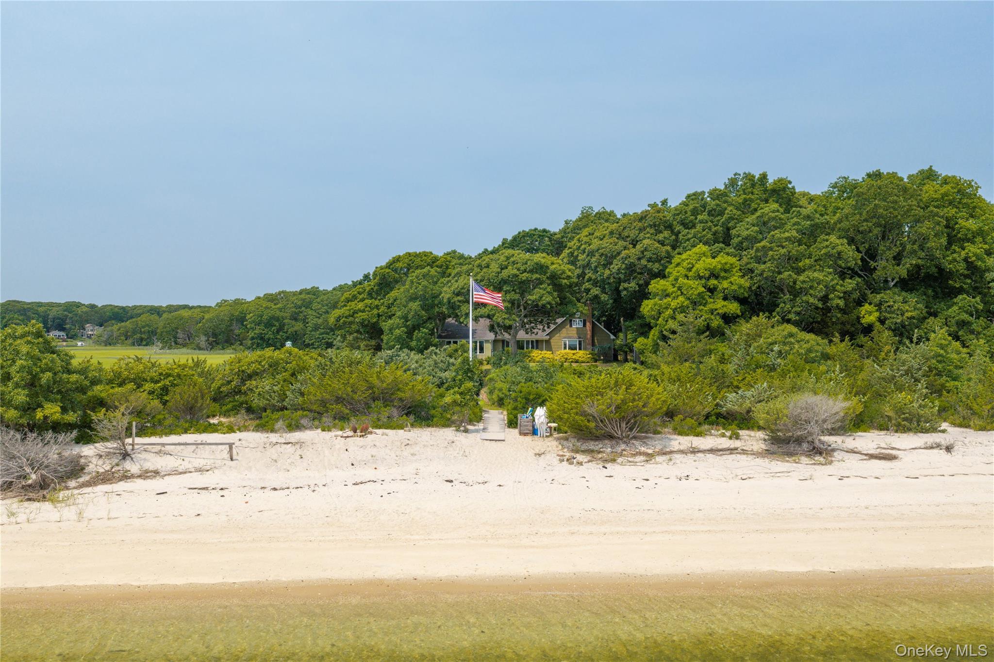 Single Family Arrowhead Lane Suffolk County, NY 11958, MLS-1024359-2