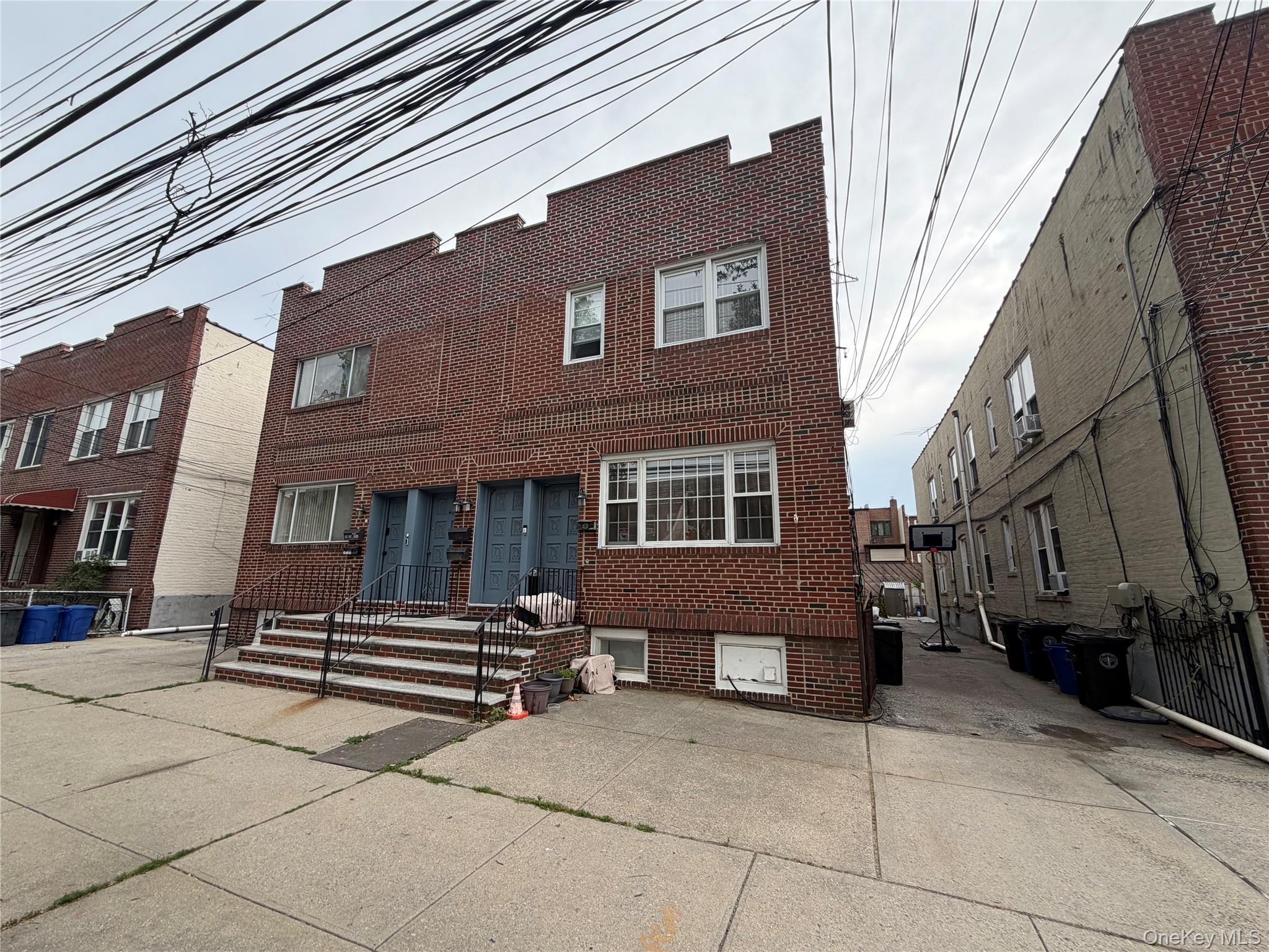 Single Family 200th Street  Queens, NY 11360, MLS-1024361-2