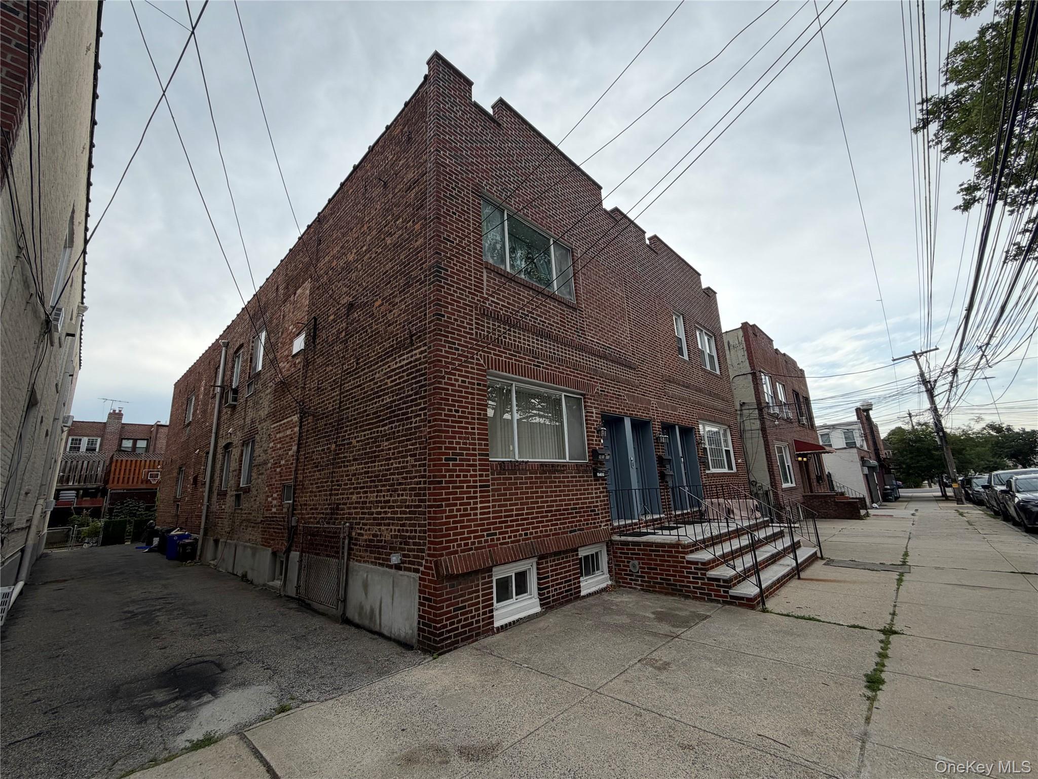 Single Family 200th Street  Queens, NY 11360, MLS-1024361-6