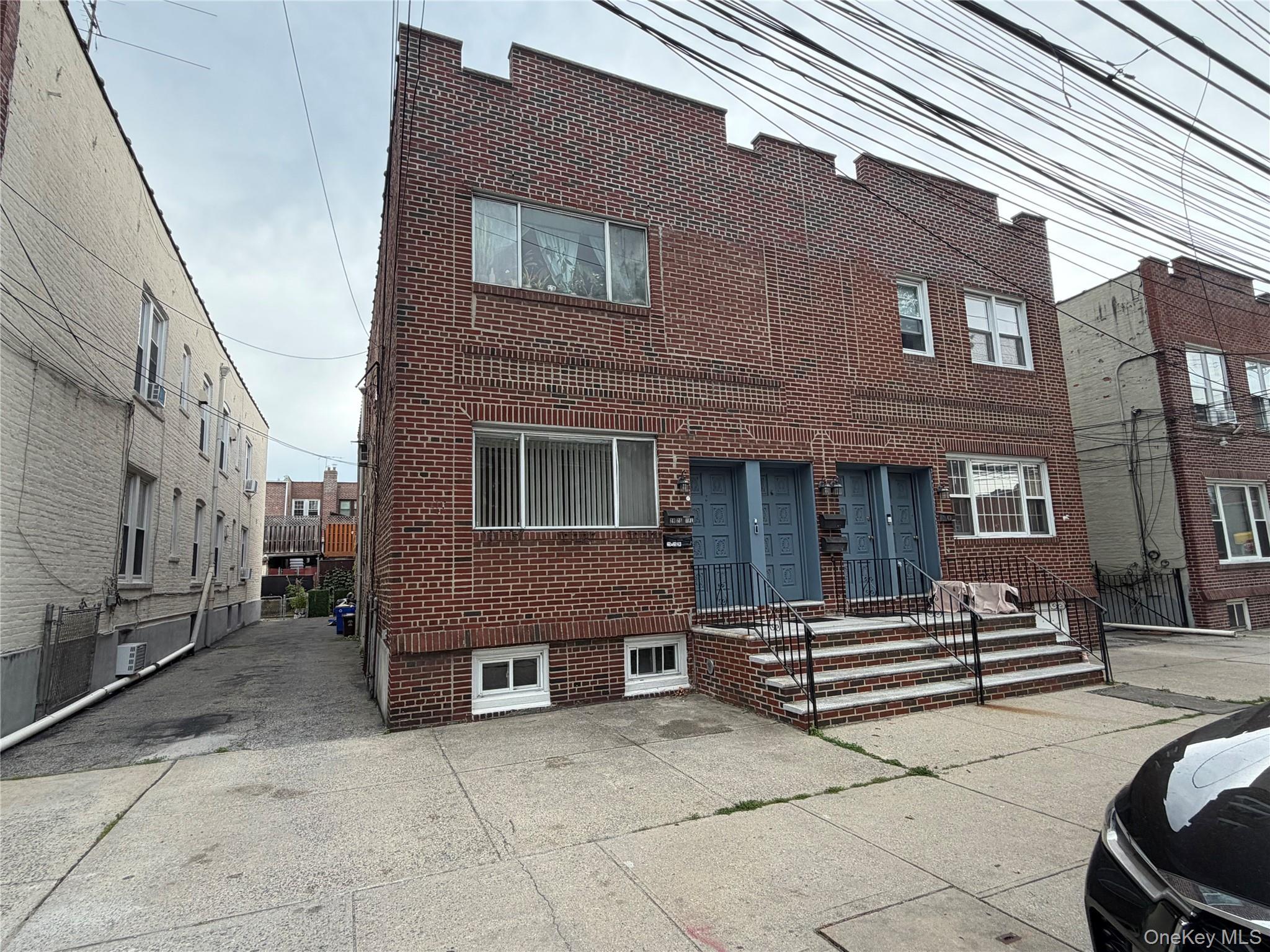 Single Family 200th Street  Queens, NY 11360, MLS-1024361-7