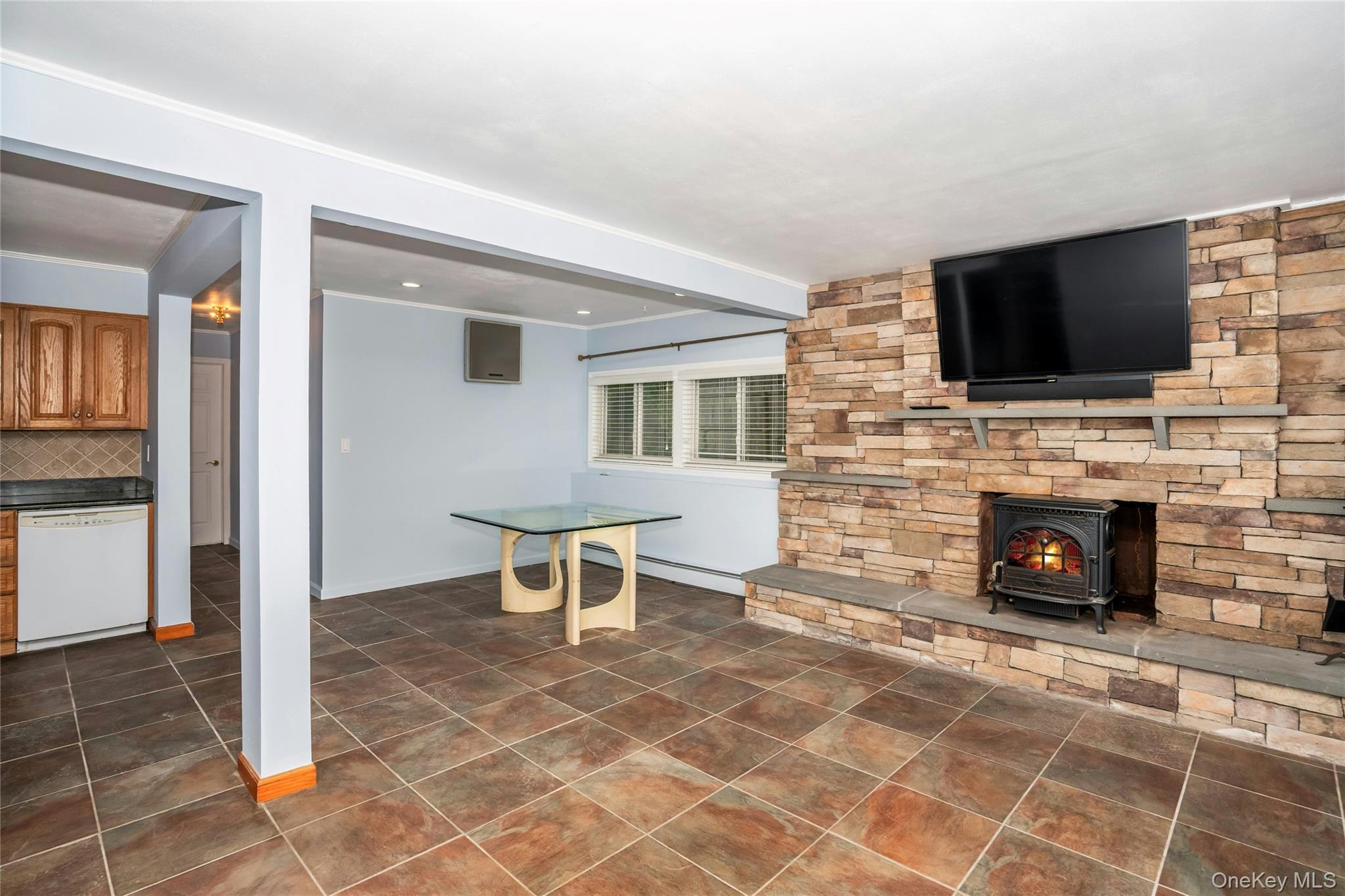 Single Family Greenbrier Lane  Suffolk County, NY 11782, MLS-1024423-13