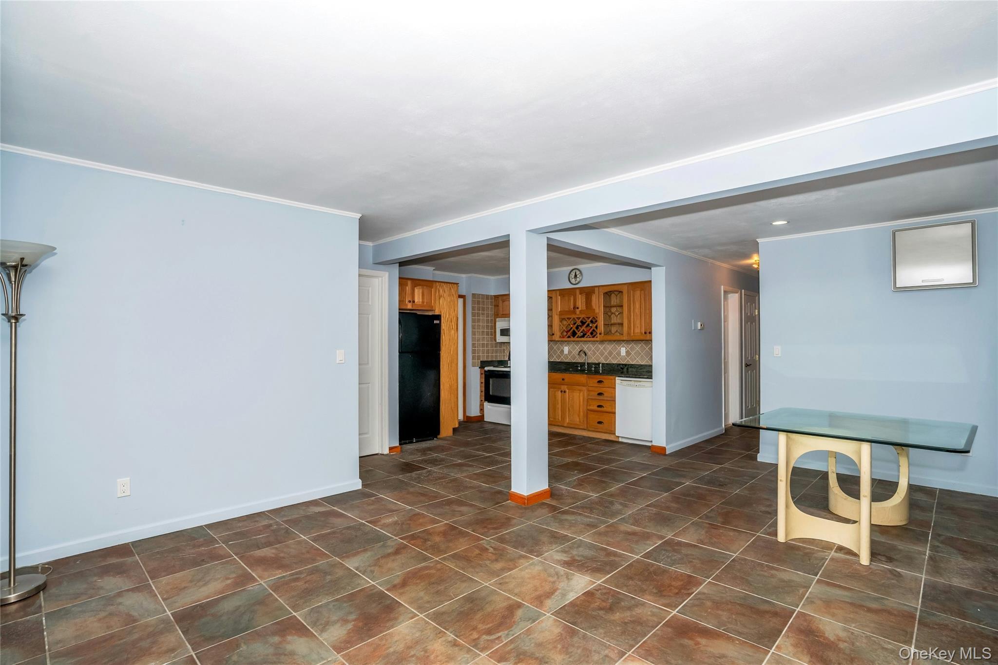 Single Family Greenbrier Lane  Suffolk County, NY 11782, MLS-1024423-14