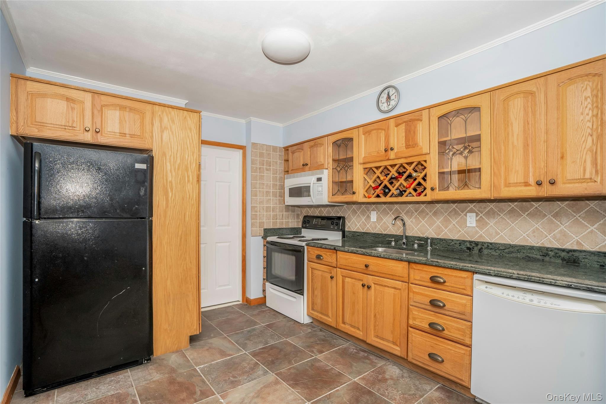 Single Family Greenbrier Lane  Suffolk County, NY 11782, MLS-1024423-15