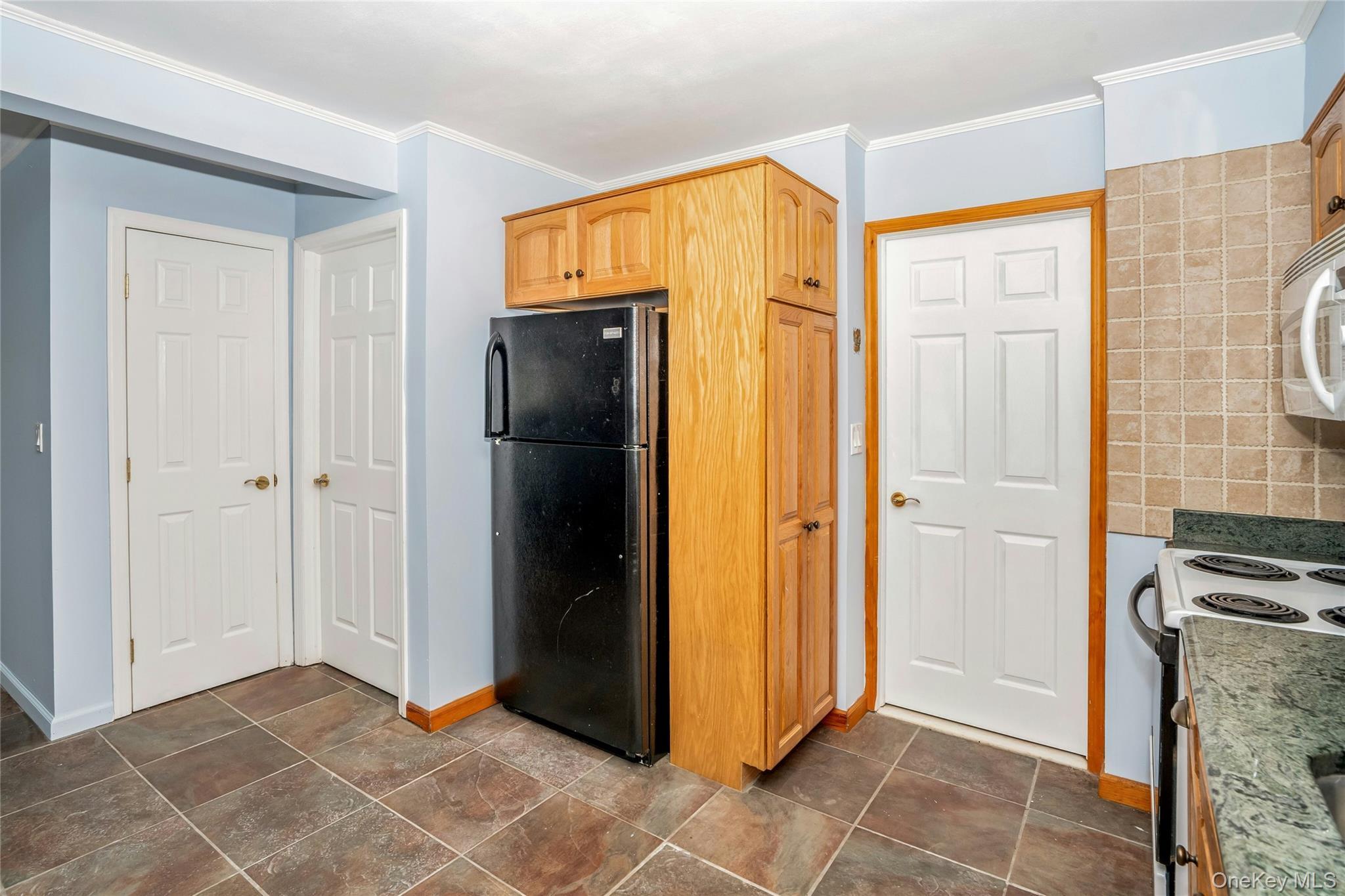 Single Family Greenbrier Lane  Suffolk County, NY 11782, MLS-1024423-16