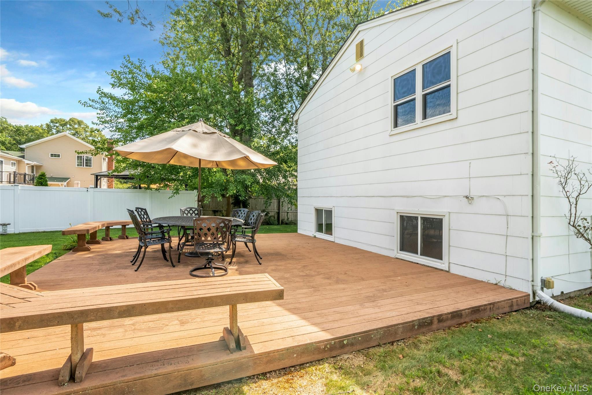Single Family Greenbrier Lane  Suffolk County, NY 11782, MLS-1024423-22