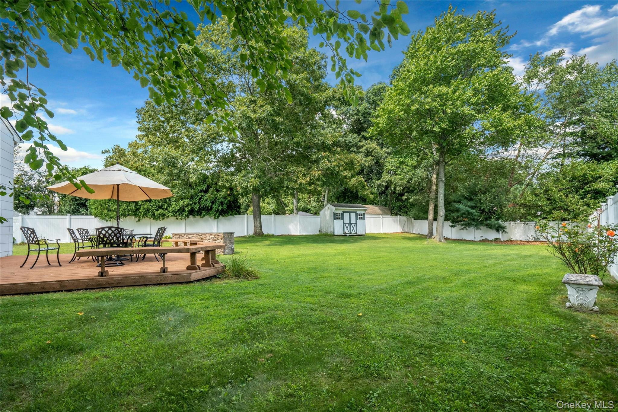 Single Family Greenbrier Lane  Suffolk County, NY 11782, MLS-1024423-24
