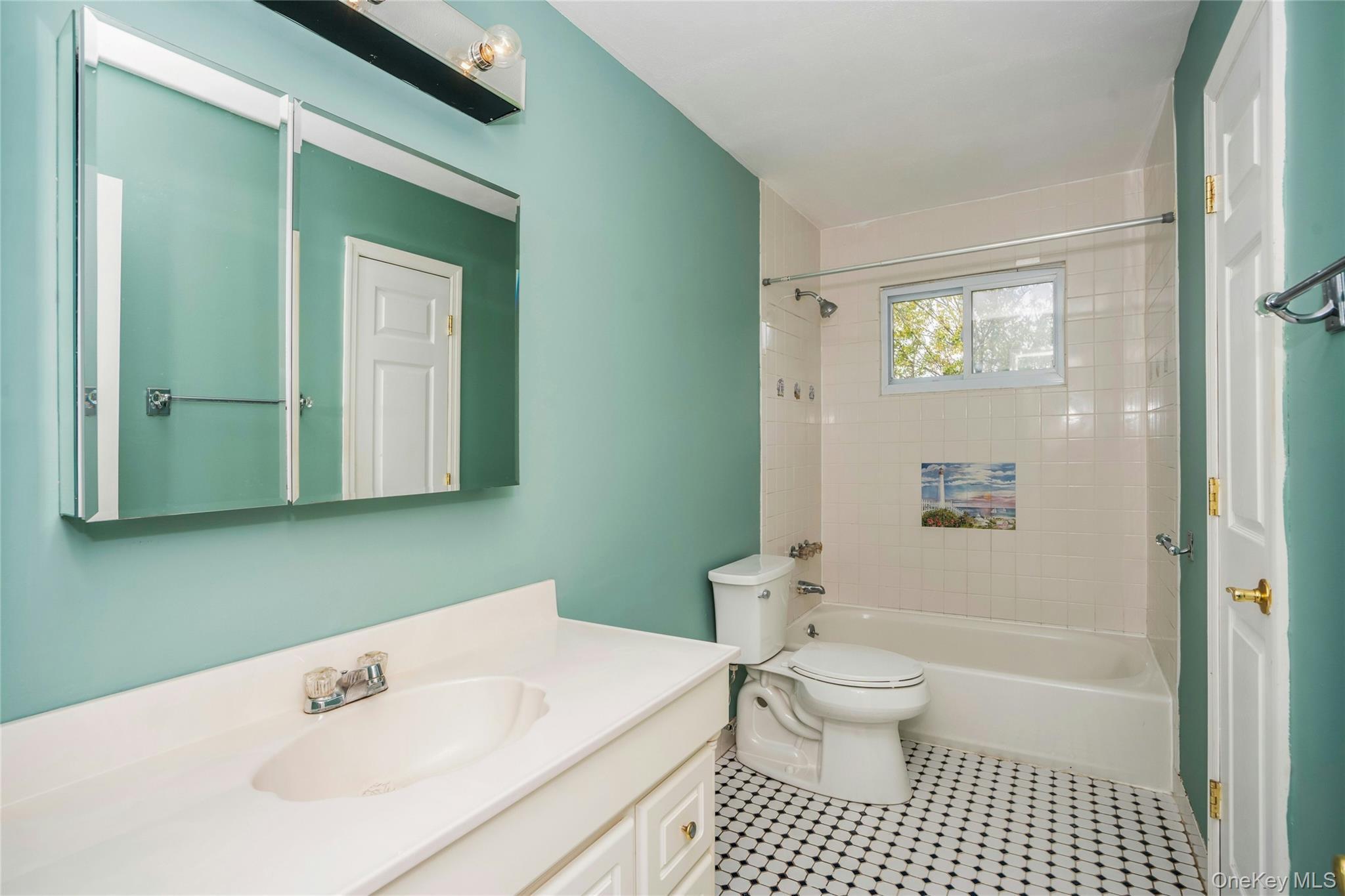 Single Family Greenbrier Lane  Suffolk County, NY 11782, MLS-1024423-8