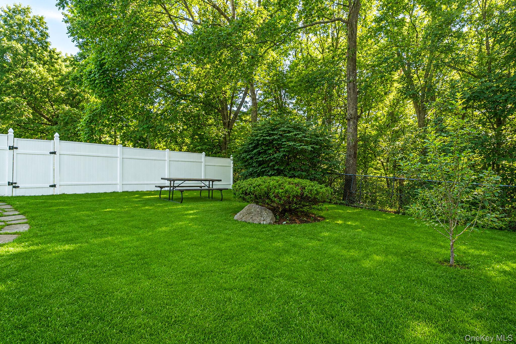 Single Family Barbara Lane Suffolk County, NY 11763, MLS-1024424-6
