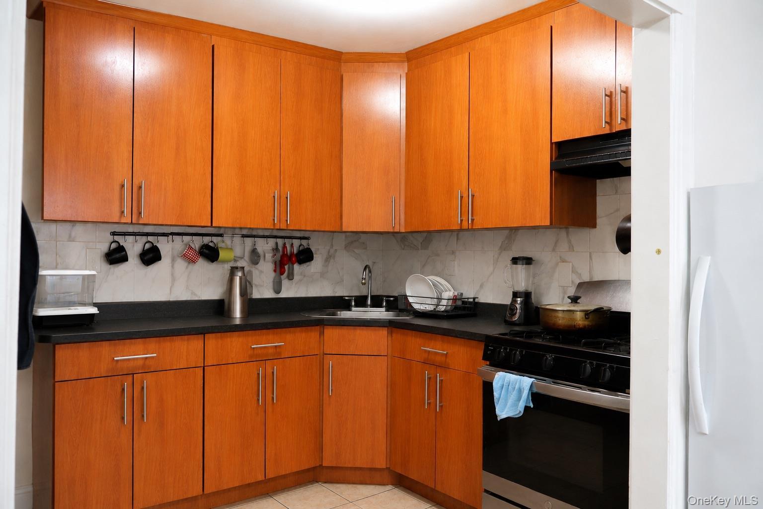Single Family 198th Street  Queens, NY 11423, MLS-1024452-9
