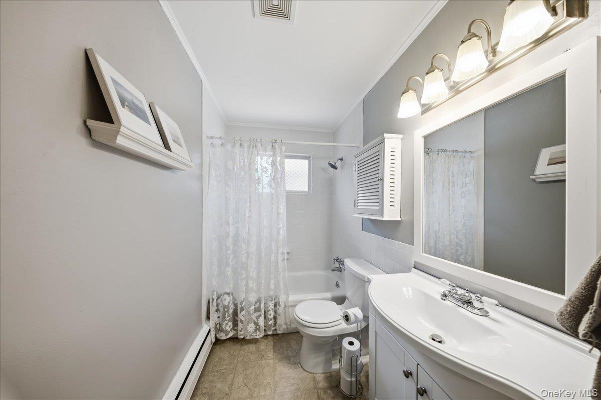 Single Family Graham Road  Suffolk County, NY 11946, MLS-1024482-15