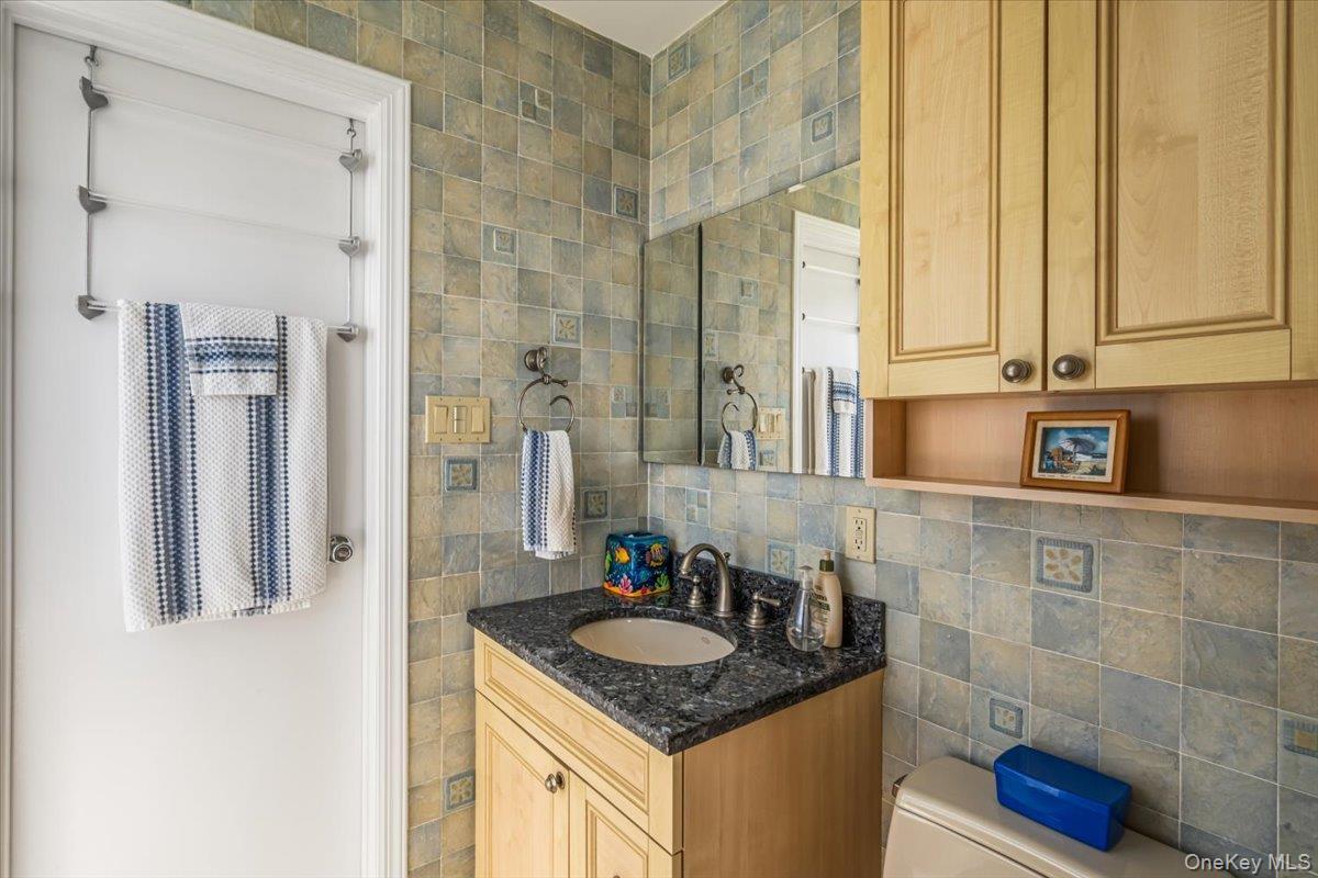 Single Family Dune Road Suffolk County, NY 11977, MLS-1024503-27