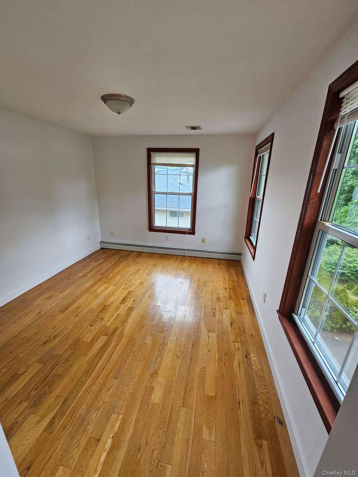 Single Family Searingtown Road  Nassau County, NY 11507, MLS-1024505-16