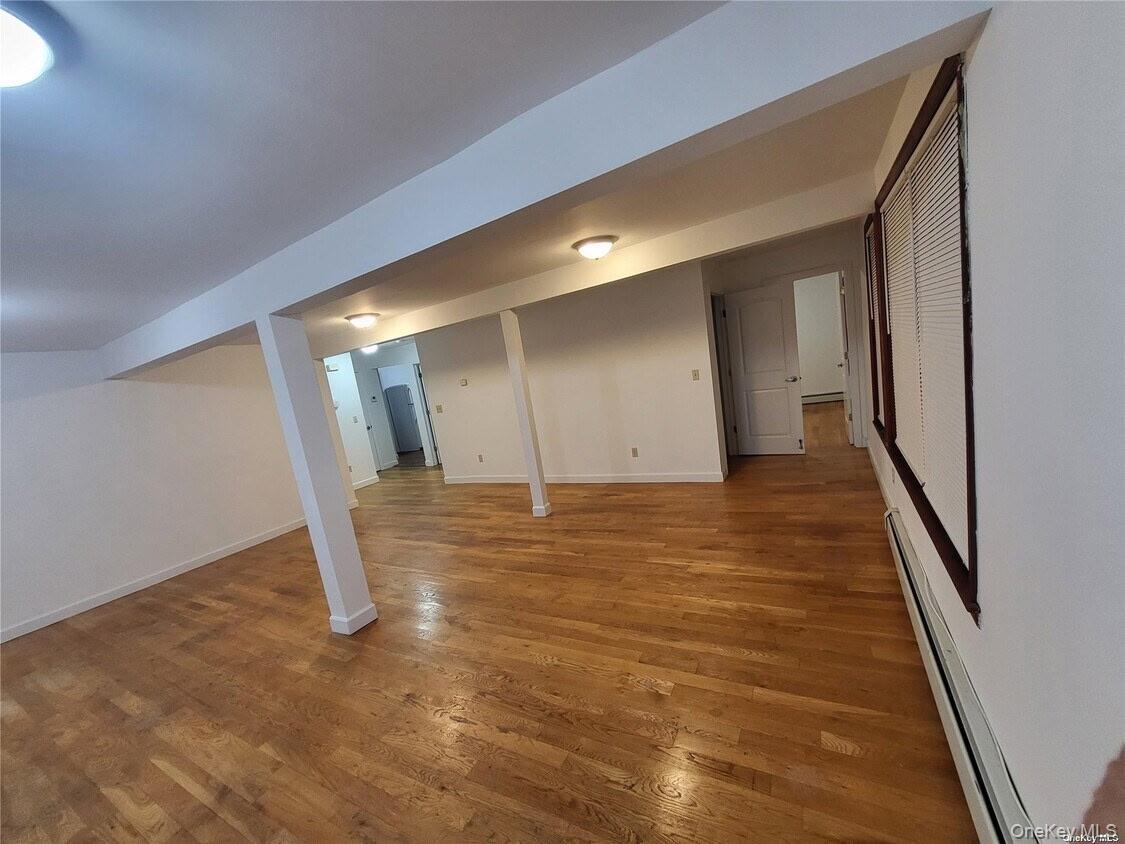 Single Family Searingtown Road  Nassau County, NY 11507, MLS-1024505-17
