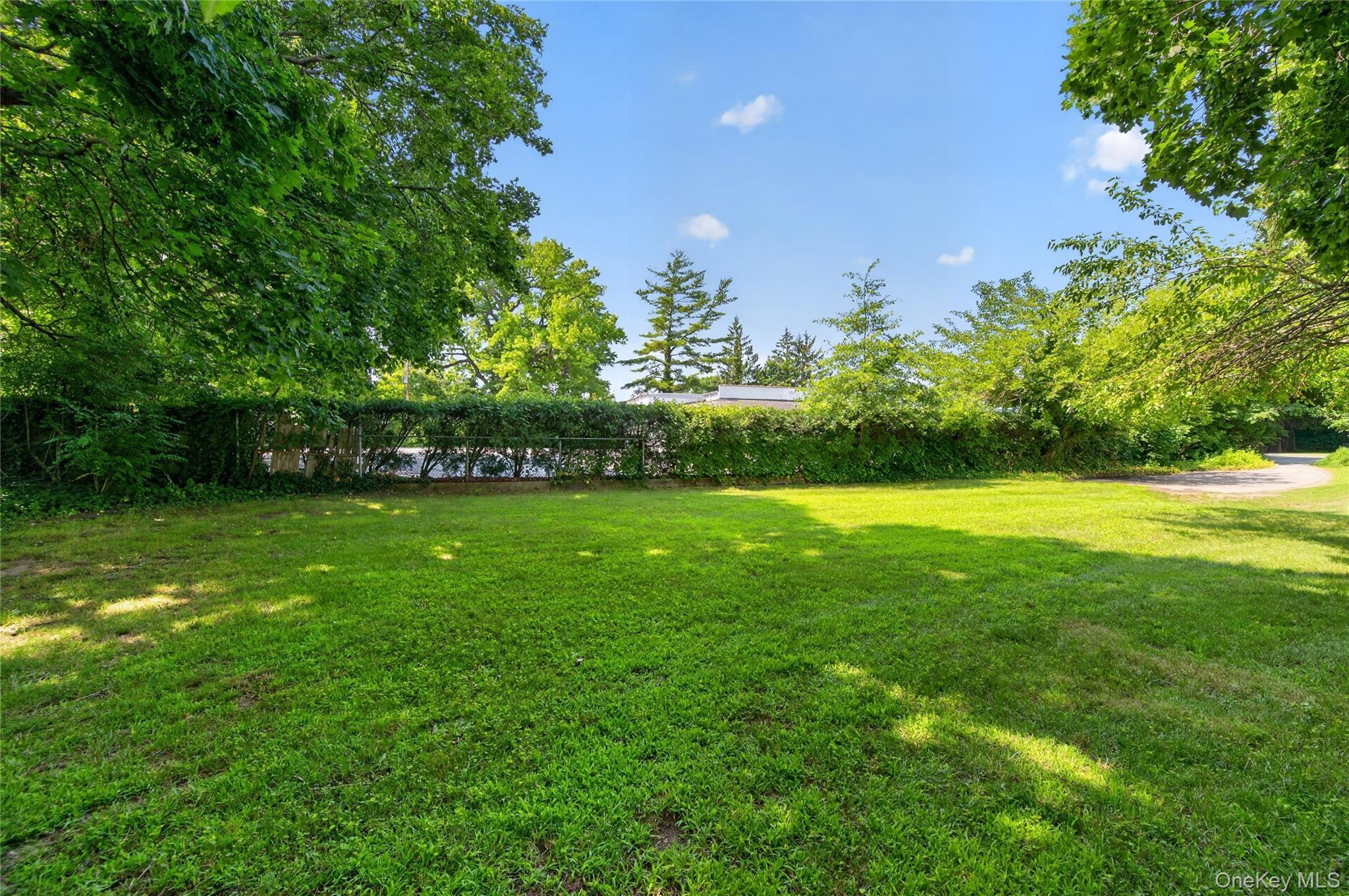 Single Family Searingtown Road  Nassau County, NY 11507, MLS-1024505-7
