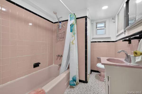 Single Family 62nd Road Queens, NY 11375, MLS-1024530-17
