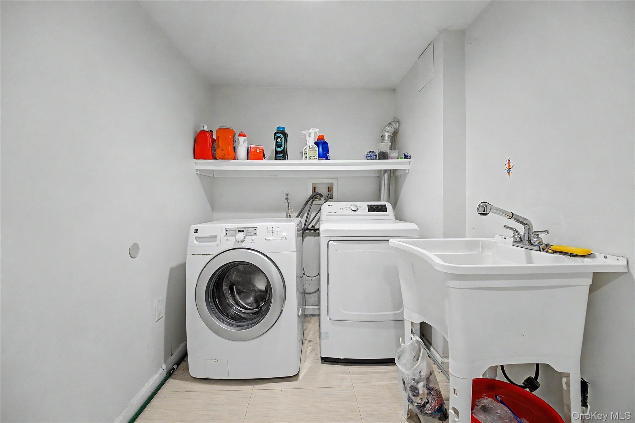 Single Family 161st Street Queens, NY 11357, MLS-1024544-18