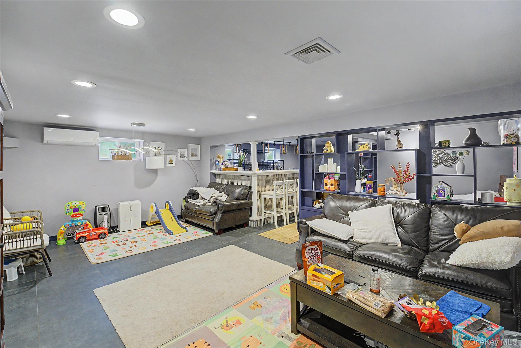 Single Family 161st Street Queens, NY 11357, MLS-1024544-21