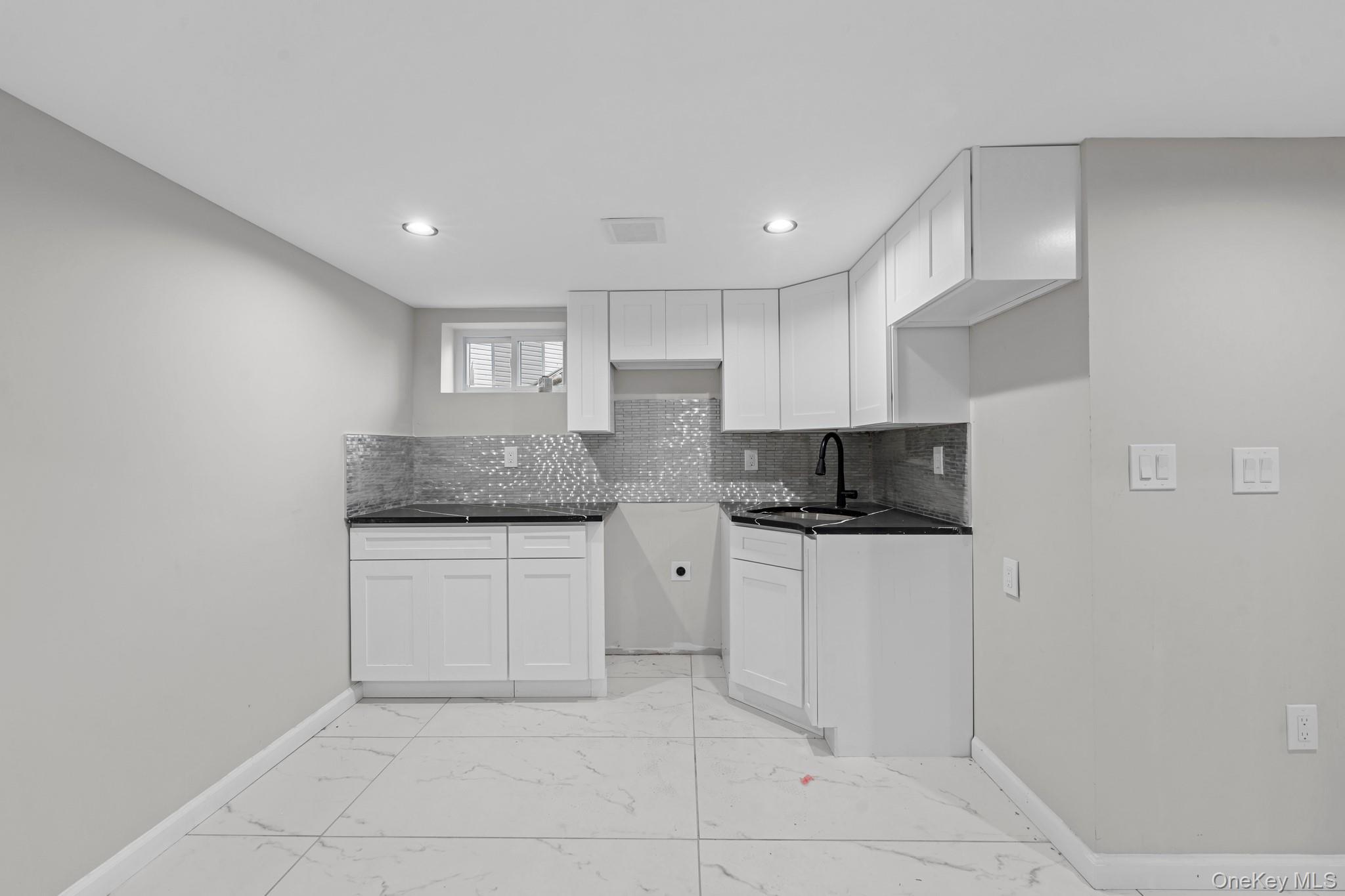 Single Family 178th Street Queens, NY 11434, MLS-1024554-10