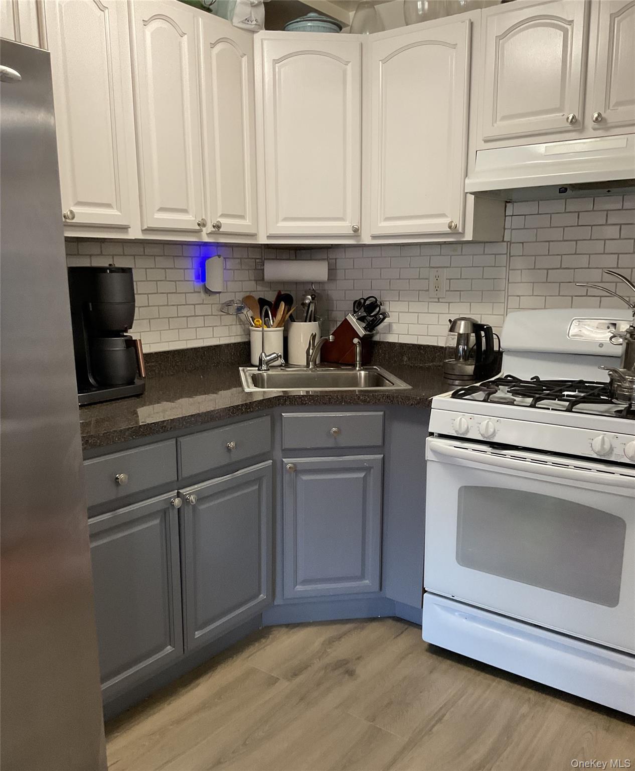 Single Family 29 Street Queens, NY 11691, MLS-1024574-15