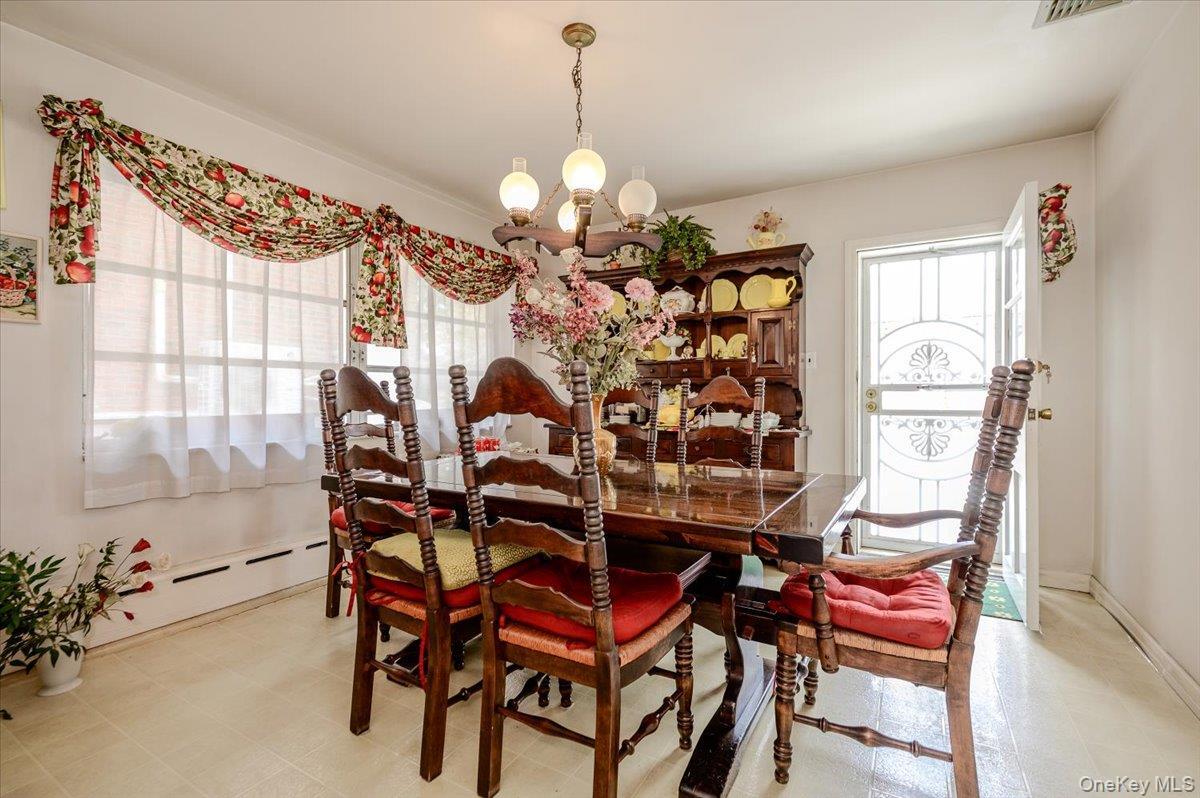 Single Family Woodhull Avenue  Bronx, NY 10469, MLS-1024627-10