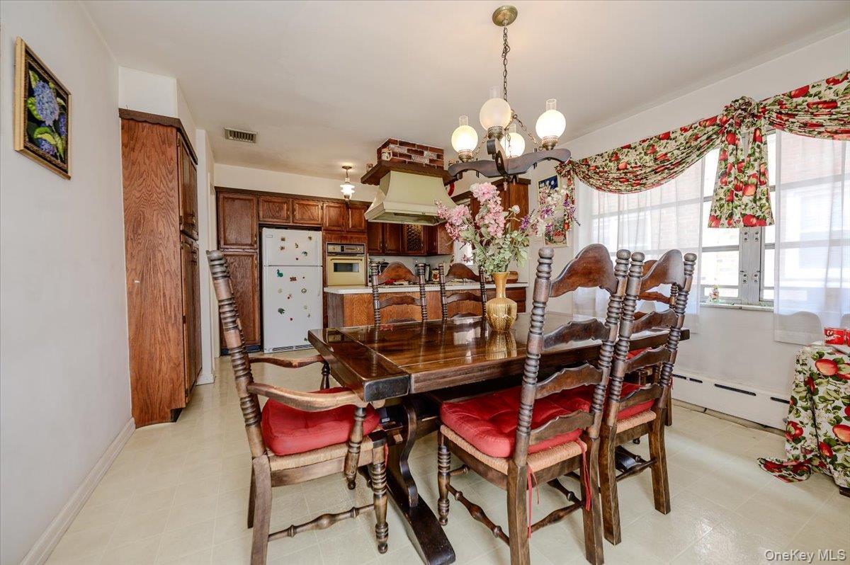 Single Family Woodhull Avenue  Bronx, NY 10469, MLS-1024627-11