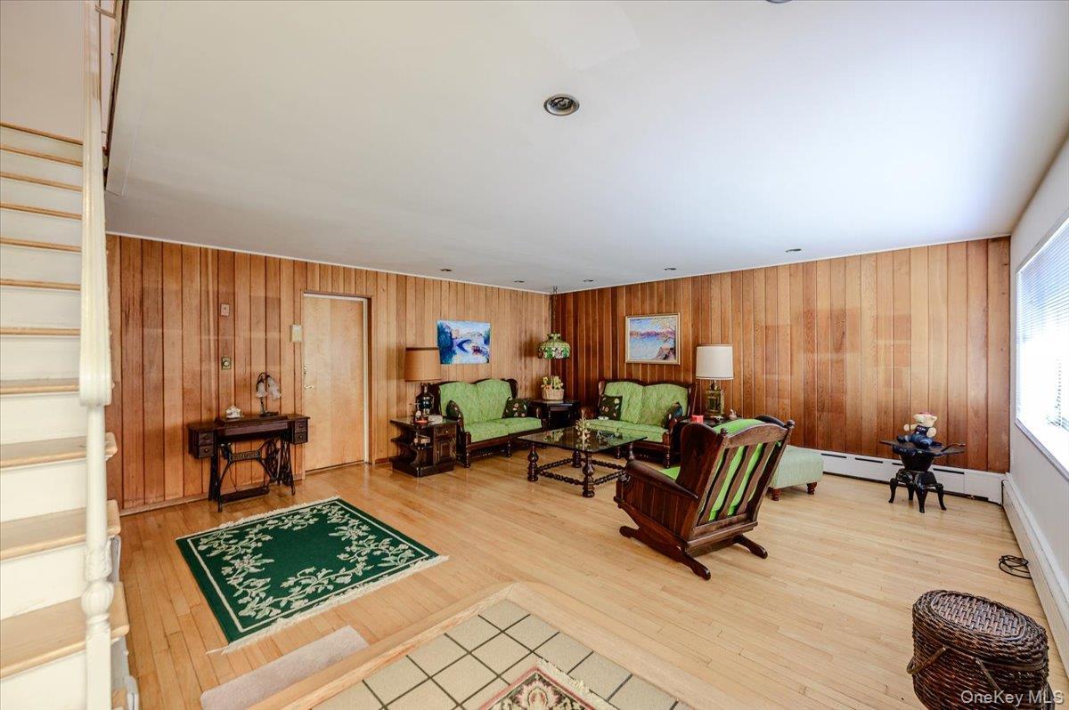 Single Family Woodhull Avenue  Bronx, NY 10469, MLS-1024627-19