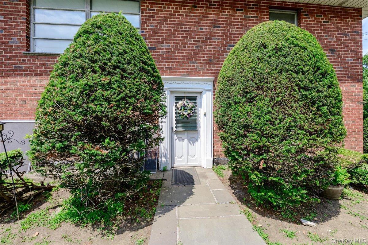 Single Family Woodhull Avenue  Bronx, NY 10469, MLS-1024627-25
