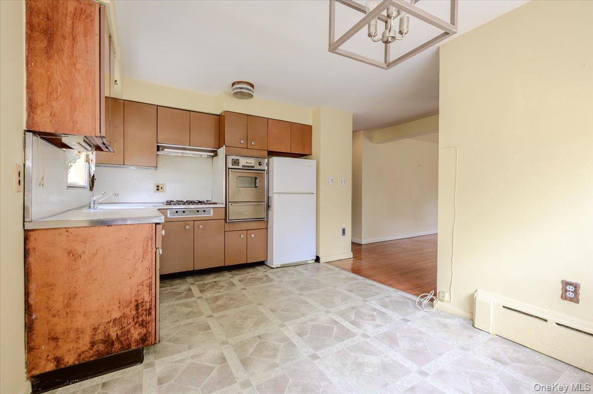 Single Family Woodhull Avenue  Bronx, NY 10469, MLS-1024627-29