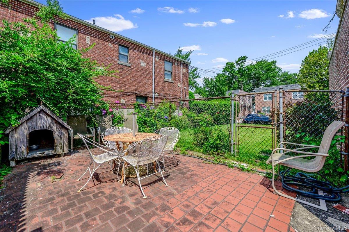 Single Family Woodhull Avenue  Bronx, NY 10469, MLS-1024627-35