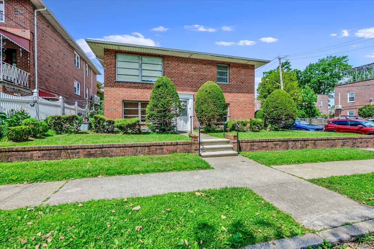 Single Family Woodhull Avenue  Bronx, NY 10469, MLS-1024627-41