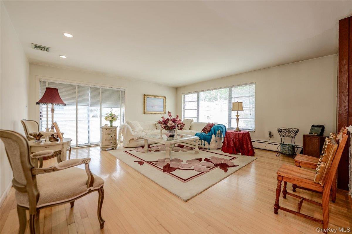Single Family Woodhull Avenue  Bronx, NY 10469, MLS-1024627-5