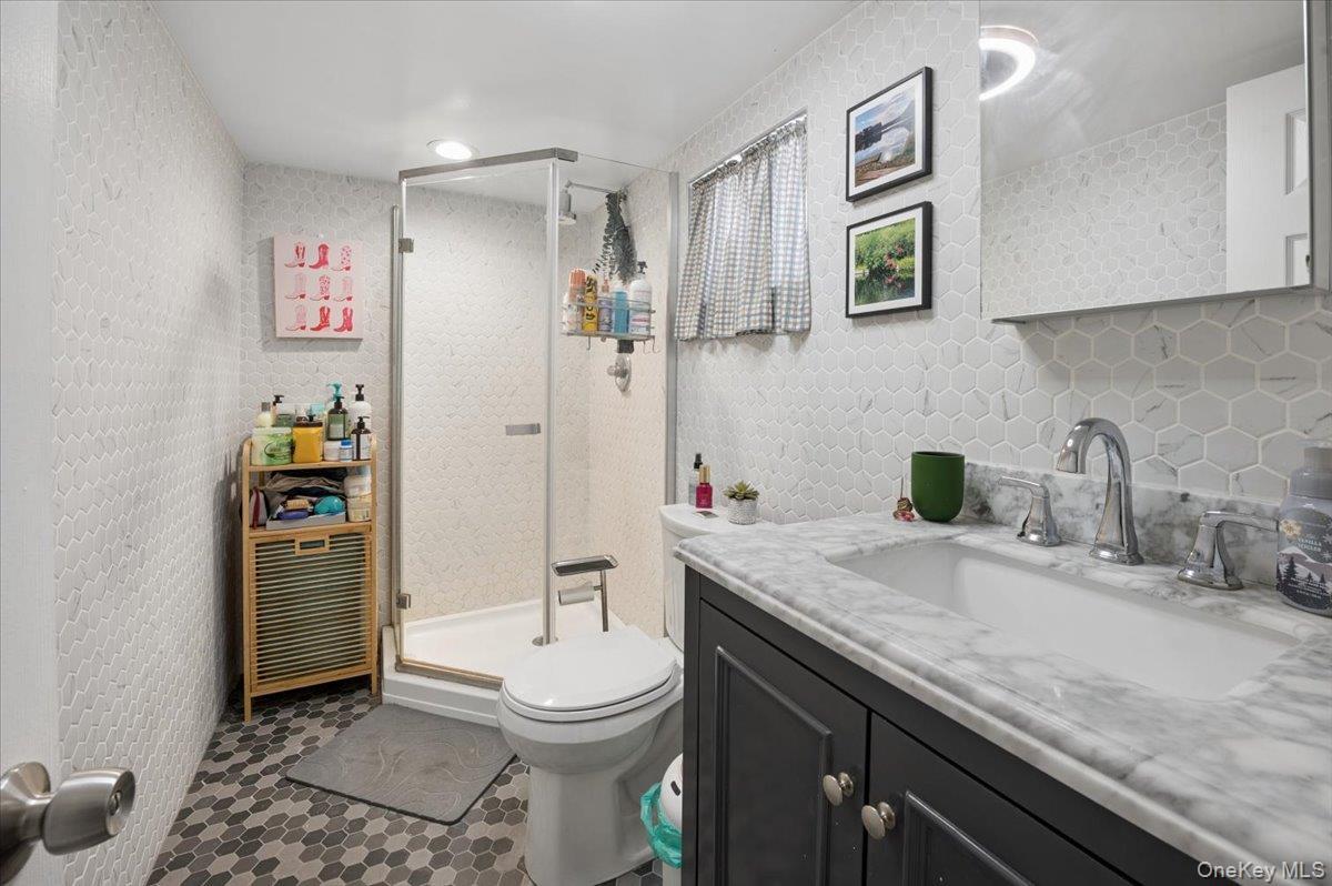 Single Family Sommer Place  Bronx, NY 10465, MLS-1024628-22